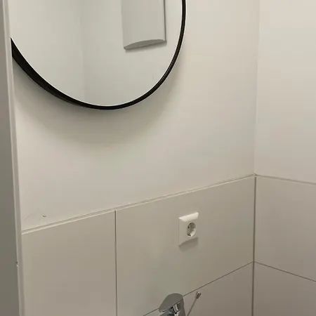 Apartment Frisch Saniert, Moderne Fuer 1 Bis 37 Personen, Warme Weihnachten *