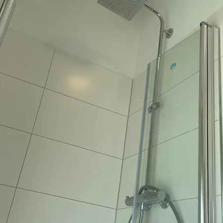 Apartment Frisch Saniert, Moderne Fuer 1 Bis 37 Personen, Warme Weihnachten *